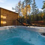 Sky Igloo With Private Sauna And Hot Tub