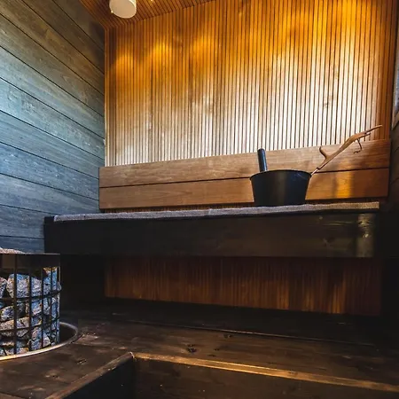 Sky Igloo With Private Sauna And Hot Tub * 레비