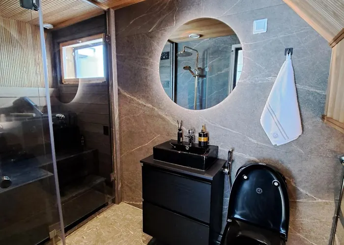 Sky Igloo With Private Sauna And Hot Tub * Levi